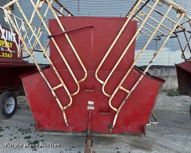 image for item DR7918 (2) Feed Train Gray Fox 145 creep feeders