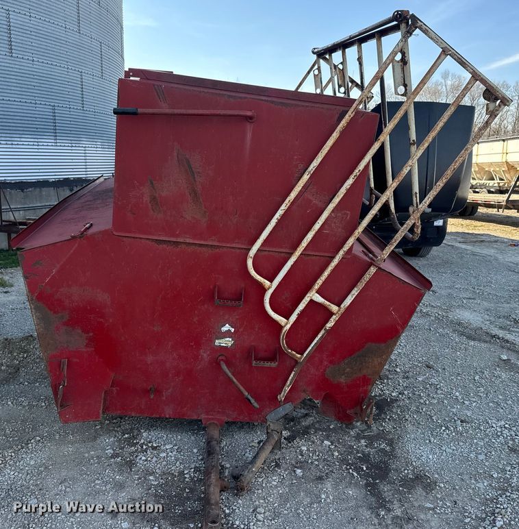 image for item DR7919 (3) Feed Train Gray Fox 145 creep feeders