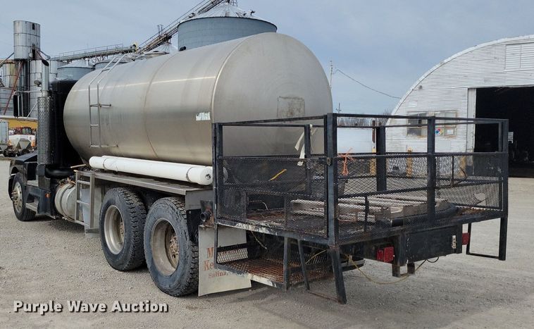 image for item DR7920 1986 Kenworth T600A tank truck