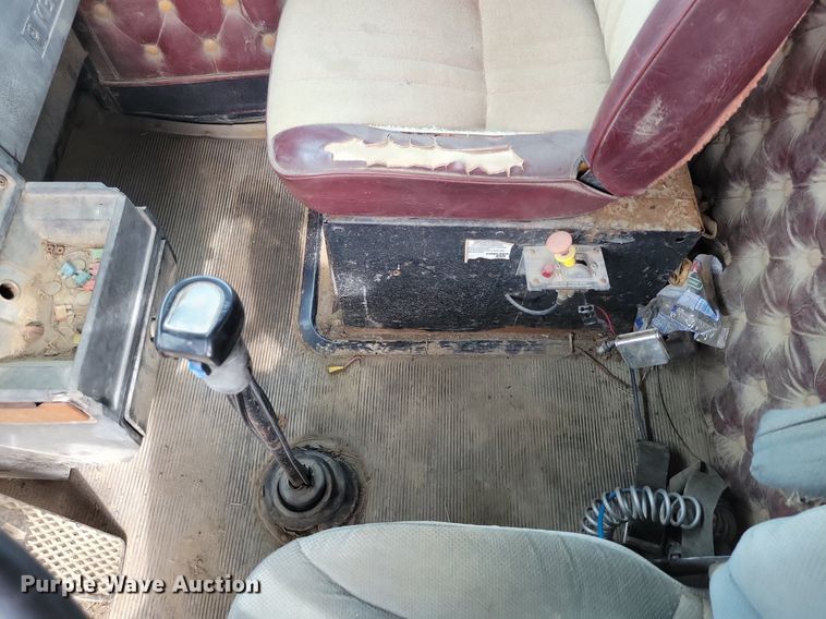 image for item DR7920 1986 Kenworth T600A tank truck