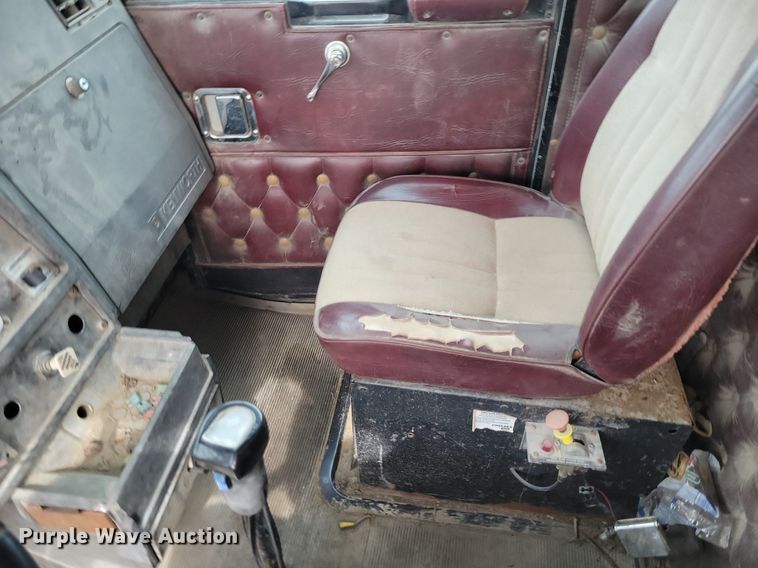 image for item DR7920 1986 Kenworth T600A tank truck