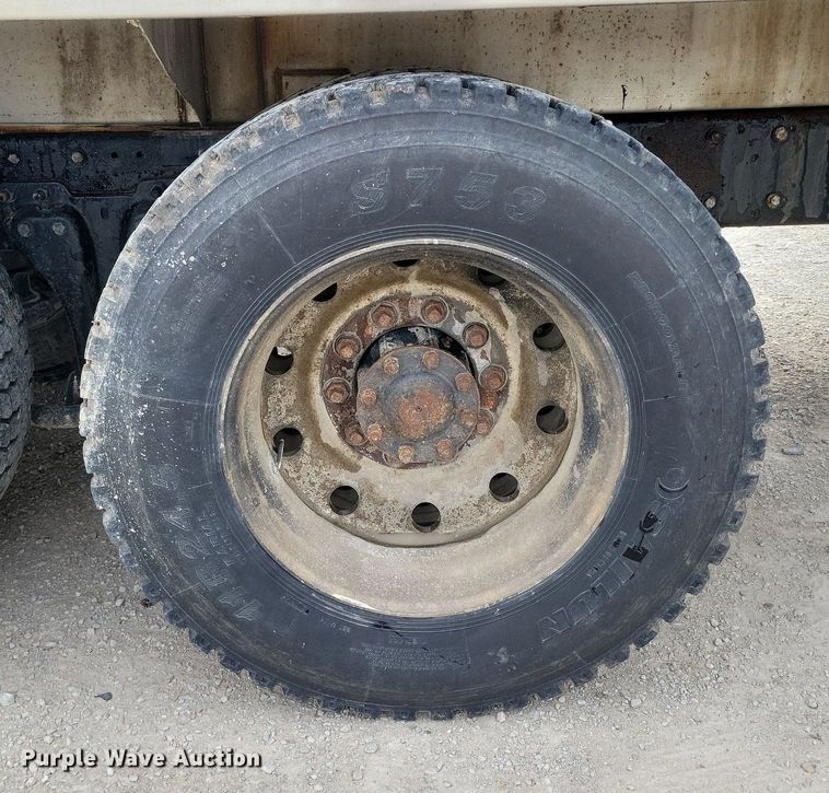 image for item DR7920 1986 Kenworth T600A tank truck