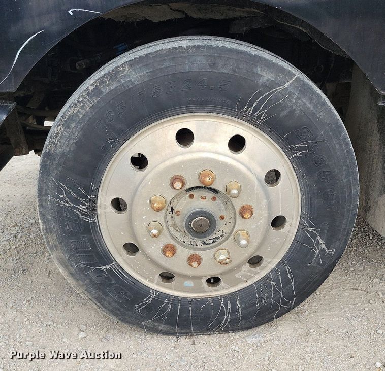 image for item DR7920 1986 Kenworth T600A tank truck