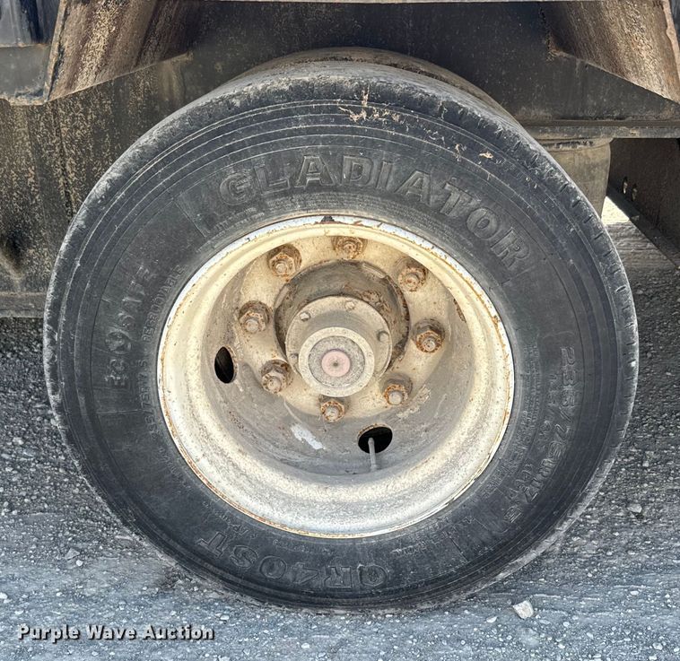 image for item DR7921 1996 Talbert T3SDW-140K-FC-T drop deck equipment trailer