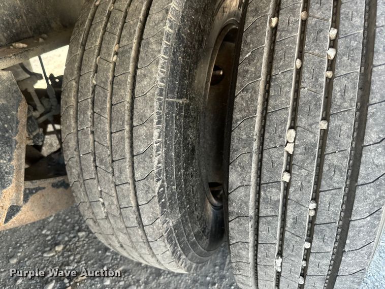 image for item DR7921 1996 Talbert T3SDW-140K-FC-T drop deck equipment trailer