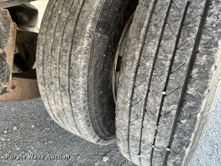 image for item DR7921 1996 Talbert T3SDW-140K-FC-T drop deck equipment trailer