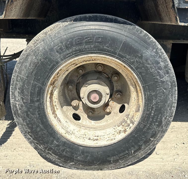 image for item DR7921 1996 Talbert T3SDW-140K-FC-T drop deck equipment trailer