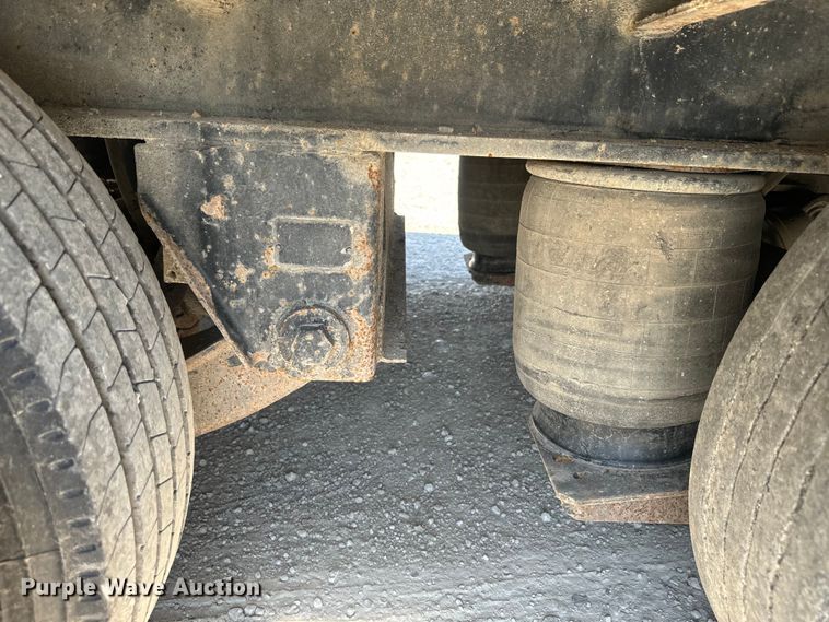 image for item DR7921 1996 Talbert T3SDW-140K-FC-T drop deck equipment trailer