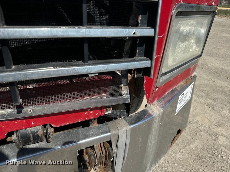 image for item DR7923 2000 Mack CH613 feed delivery truck