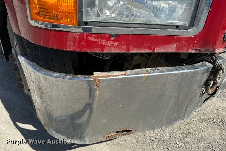 image for item DR7923 2000 Mack CH613 feed delivery truck