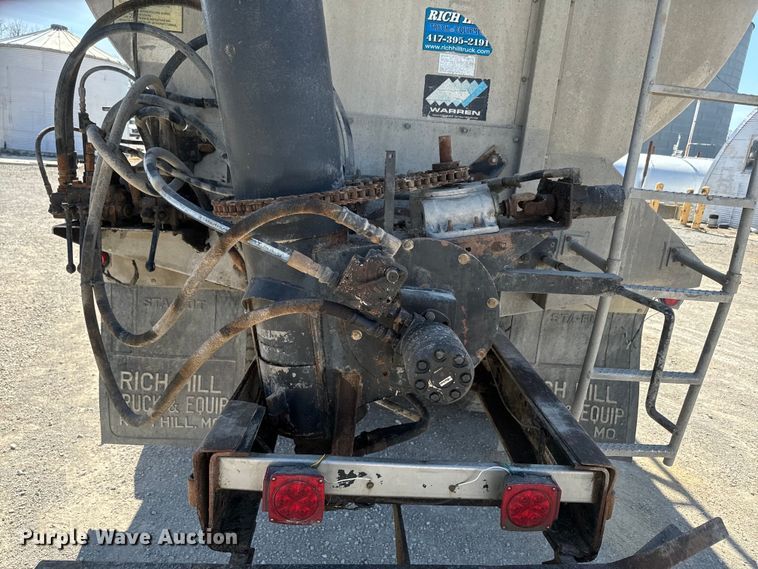 image for item DR7923 2000 Mack CH613 feed delivery truck