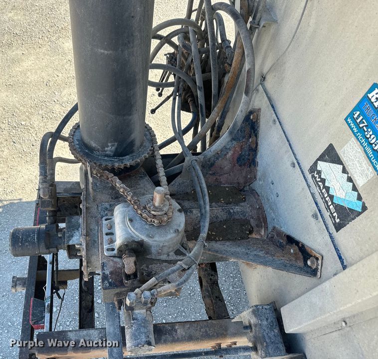 image for item DR7923 2000 Mack CH613 feed delivery truck