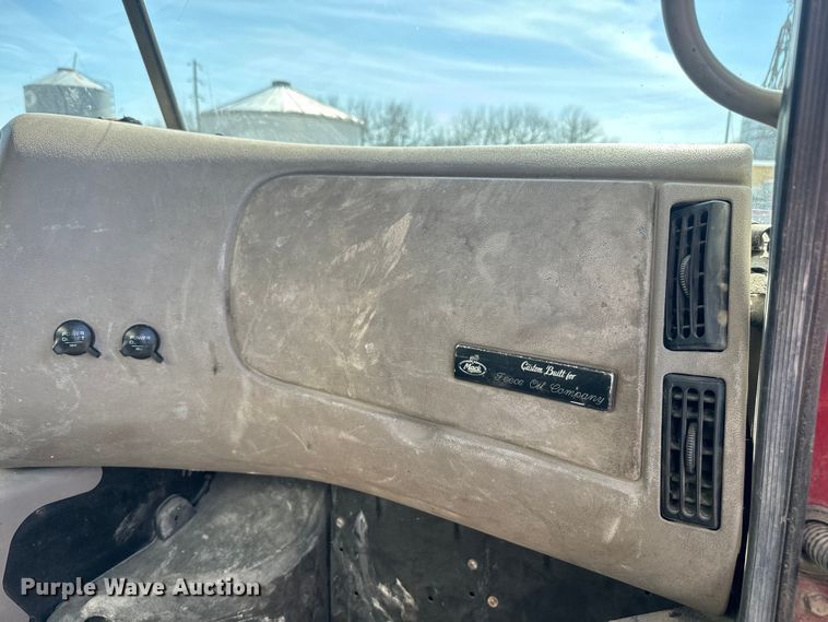 image for item DR7923 2000 Mack CH613 feed delivery truck