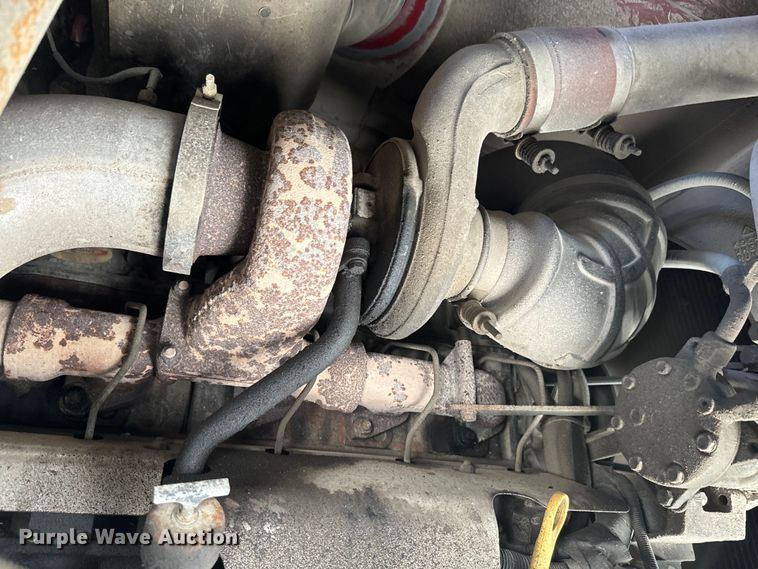 image for item DR7923 2000 Mack CH613 feed delivery truck