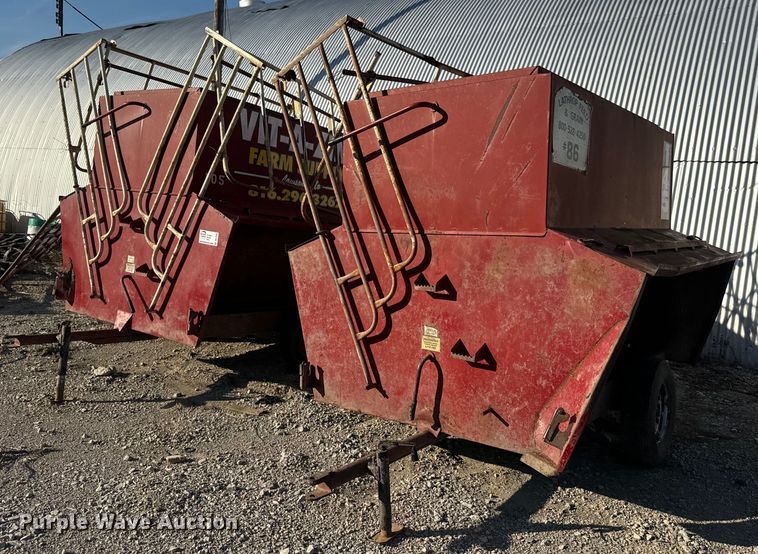 image for item DR7926 (2) Feed Train Gray Fox 145 creep feeders