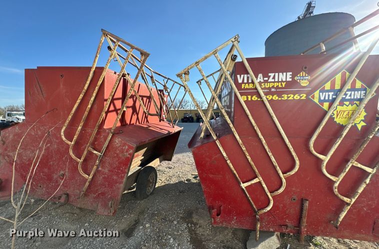 image for item DR7926 (2) Feed Train Gray Fox 145 creep feeders