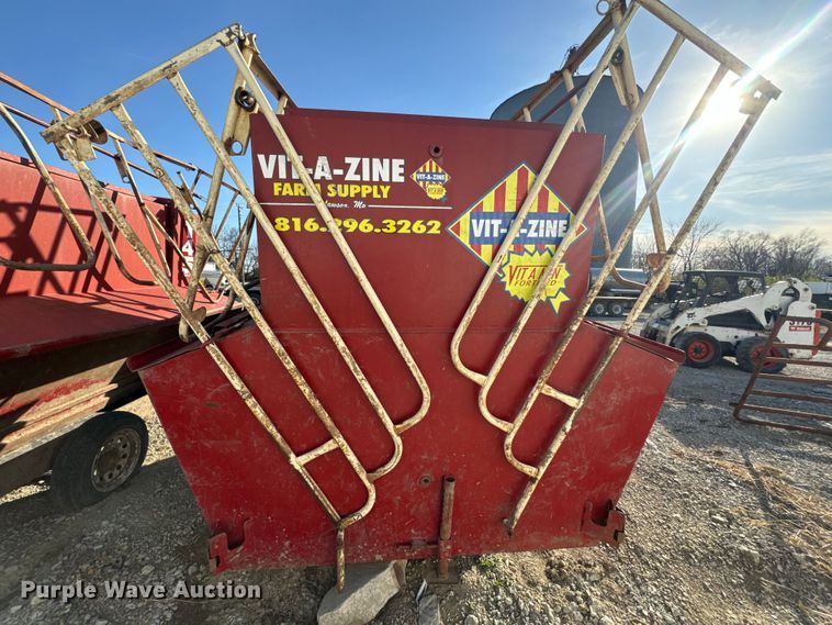 image for item DR7926 (2) Feed Train Gray Fox 145 creep feeders