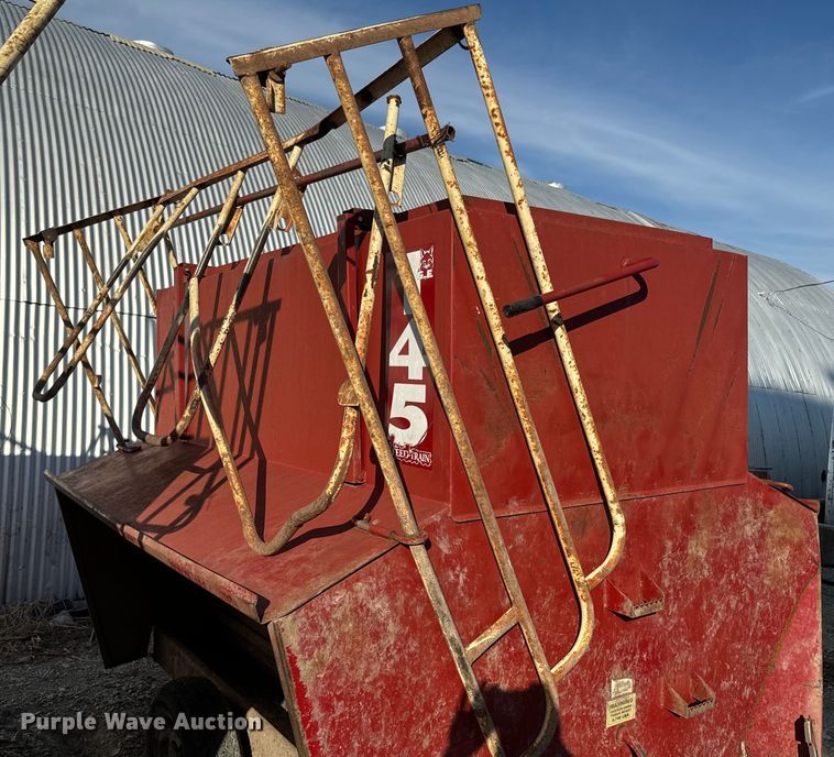 image for item DR7926 (2) Feed Train Gray Fox 145 creep feeders