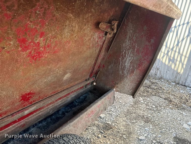 image for item DR7926 (2) Feed Train Gray Fox 145 creep feeders