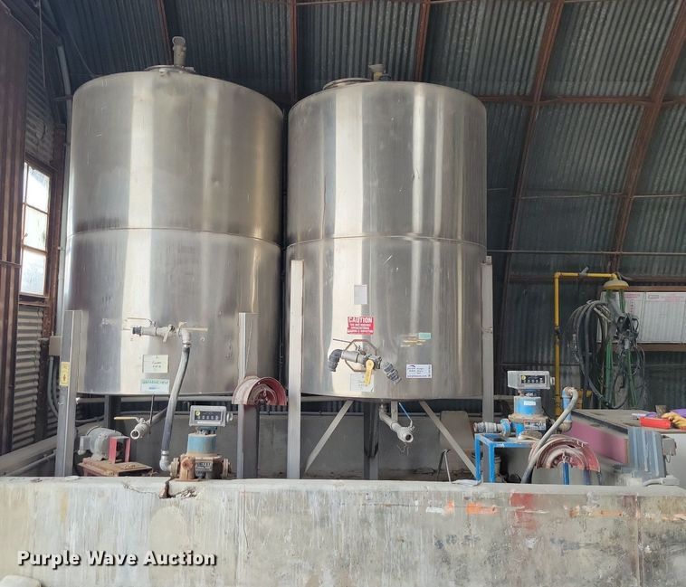 image for item DR7930 (2) stainless steel tanks