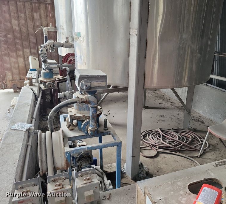 image for item DR7930 (2) stainless steel tanks