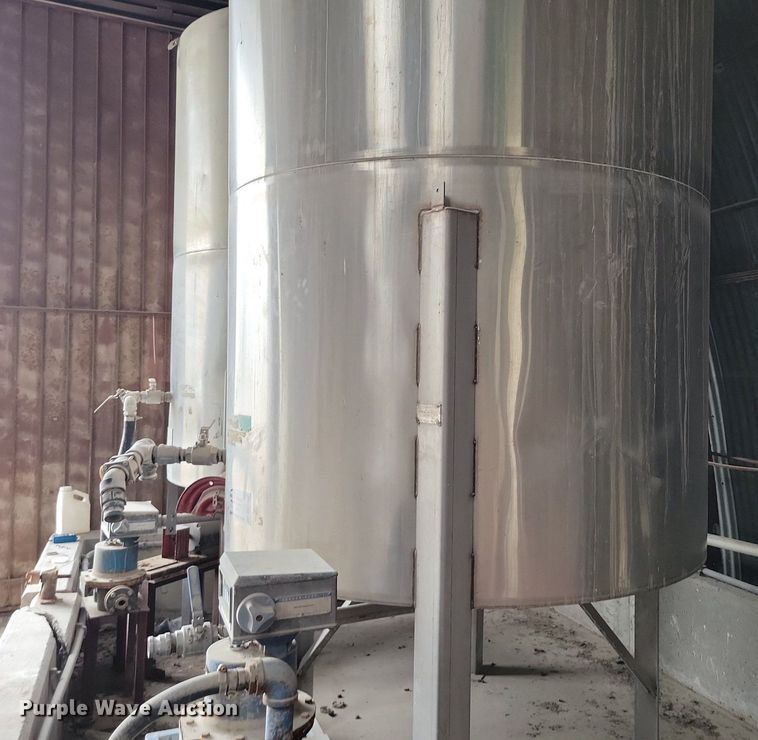image for item DR7930 (2) stainless steel tanks