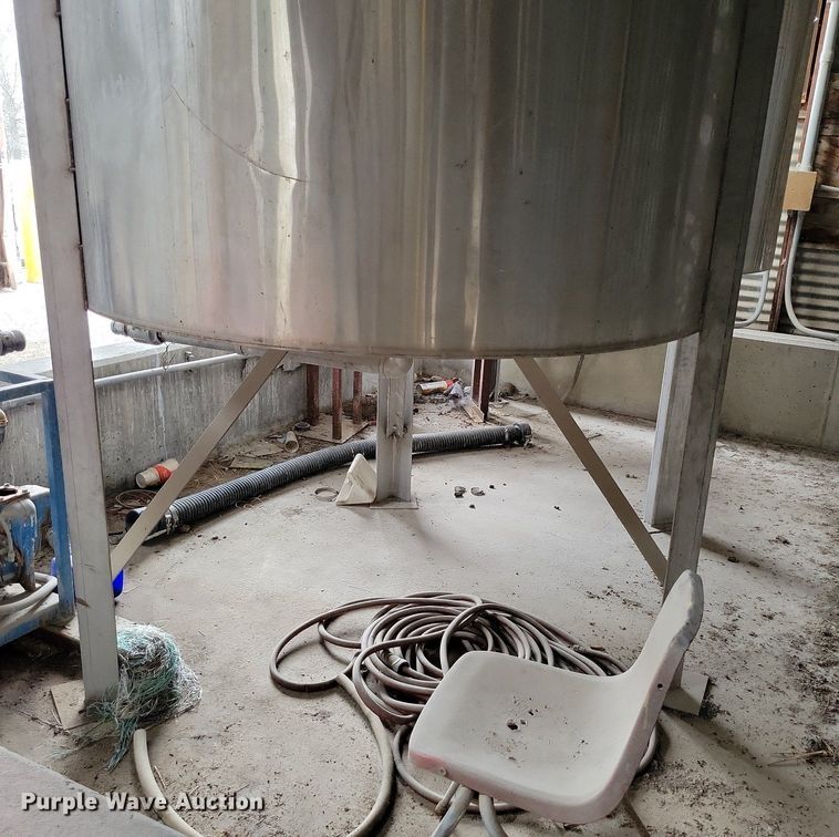 image for item DR7930 (2) stainless steel tanks