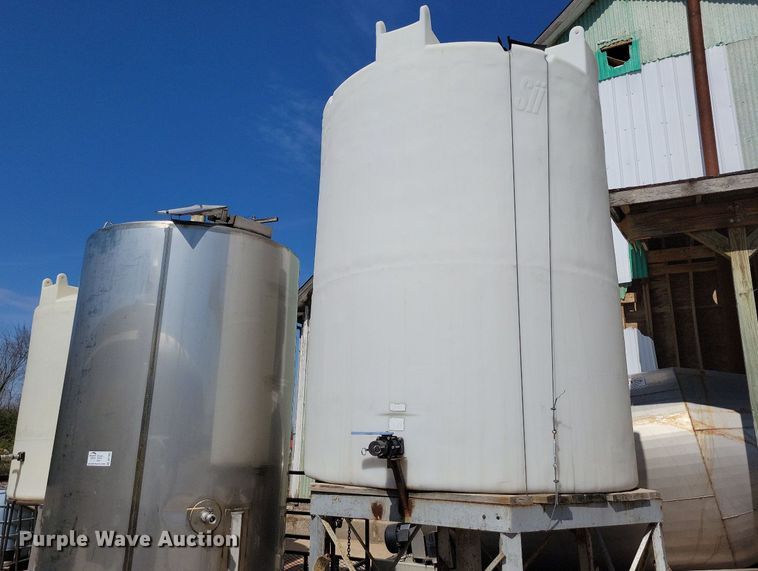 image for item DR7933 (3) tanks 