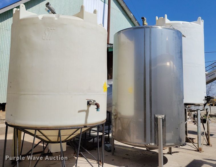 image for item DR7933 (3) tanks 