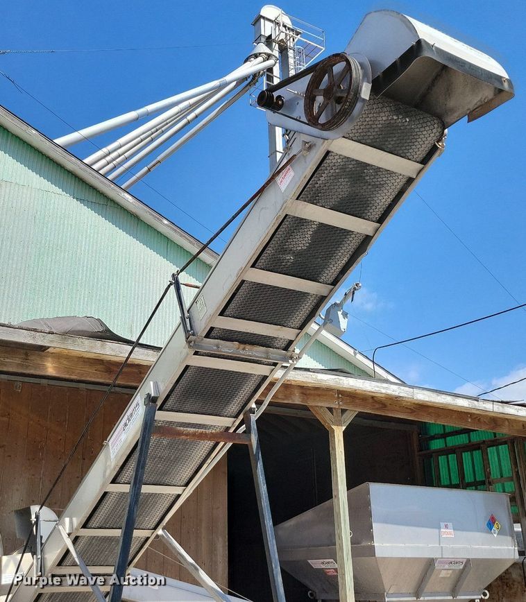 image for item DR7934 Adams  W-XX fertilizer mixer