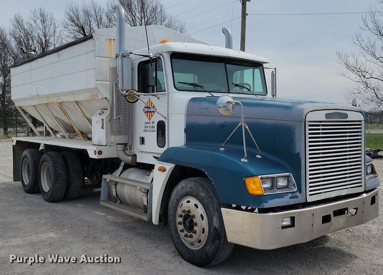 image for item DR7935 1999 Freightliner  FLD feed delivery truck