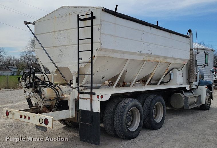 image for item DR7935 1999 Freightliner  FLD feed delivery truck