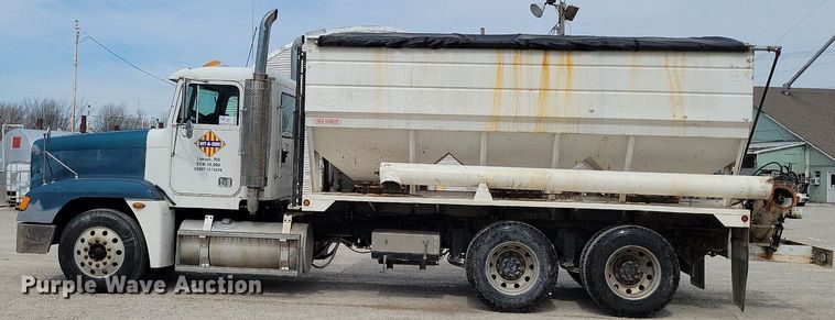 image for item DR7935 1999 Freightliner  FLD feed delivery truck