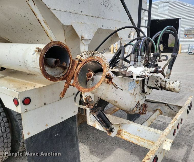 image for item DR7935 1999 Freightliner  FLD feed delivery truck