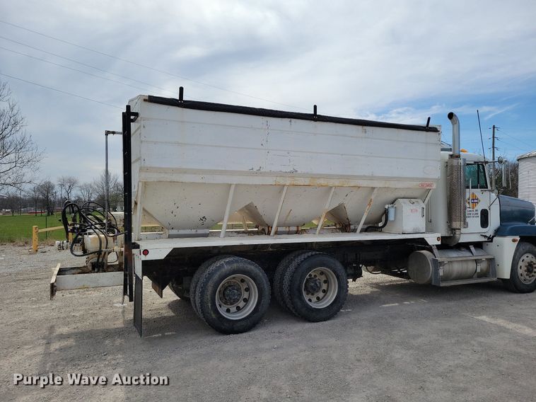 image for item DR7935 1999 Freightliner  FLD feed delivery truck