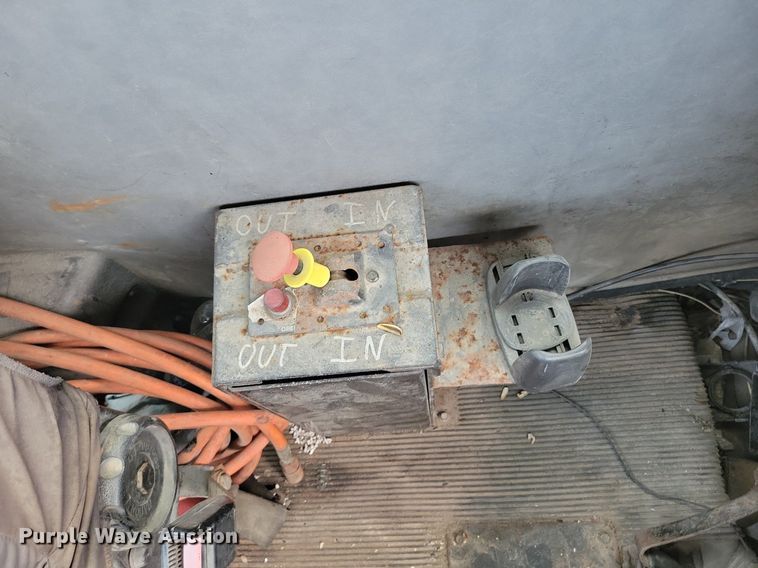 image for item DR7935 1999 Freightliner  FLD feed delivery truck