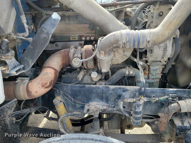 image for item DR7935 1999 Freightliner  FLD feed delivery truck