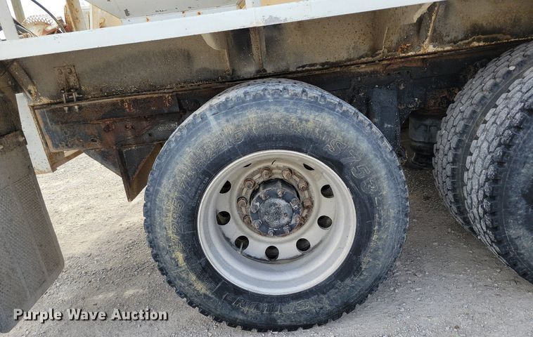 image for item DR7935 1999 Freightliner  FLD feed delivery truck