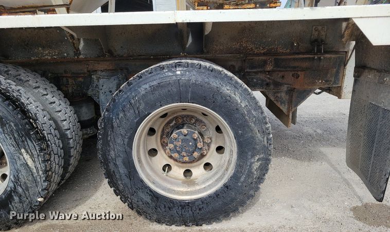 image for item DR7935 1999 Freightliner  FLD feed delivery truck