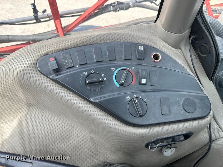 image for item DR7936 2009 Case IH Patriot 3330 sprayer