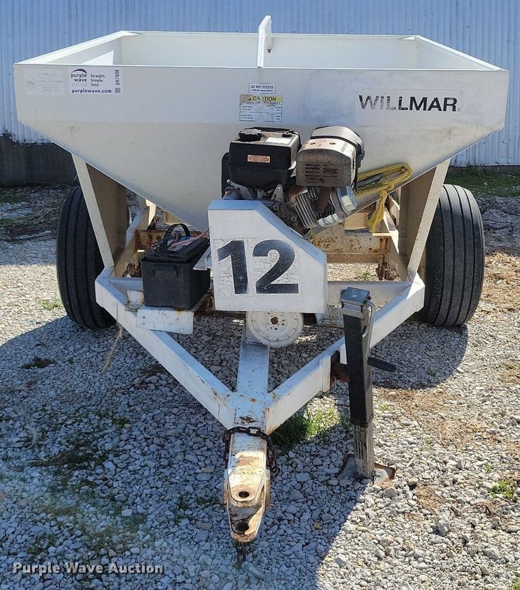 image for item DR7938 Willmar  Super 200 spreader