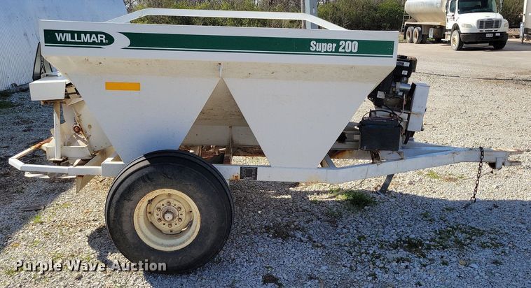 image for item DR7938 Willmar  Super 200 spreader