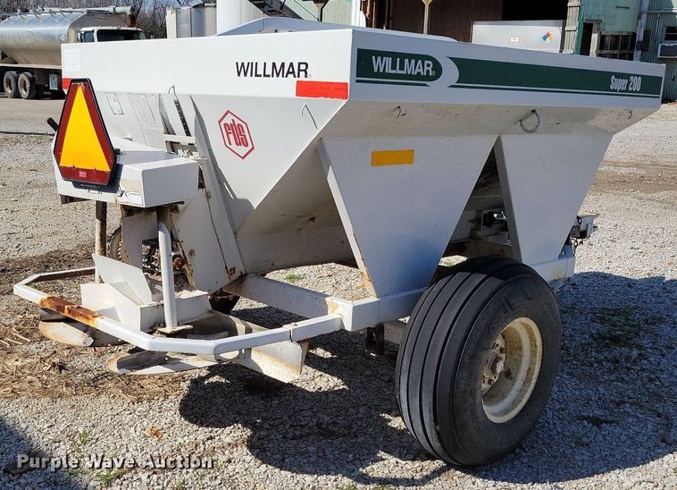 image for item DR7938 Willmar  Super 200 spreader