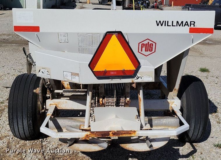 image for item DR7938 Willmar  Super 200 spreader