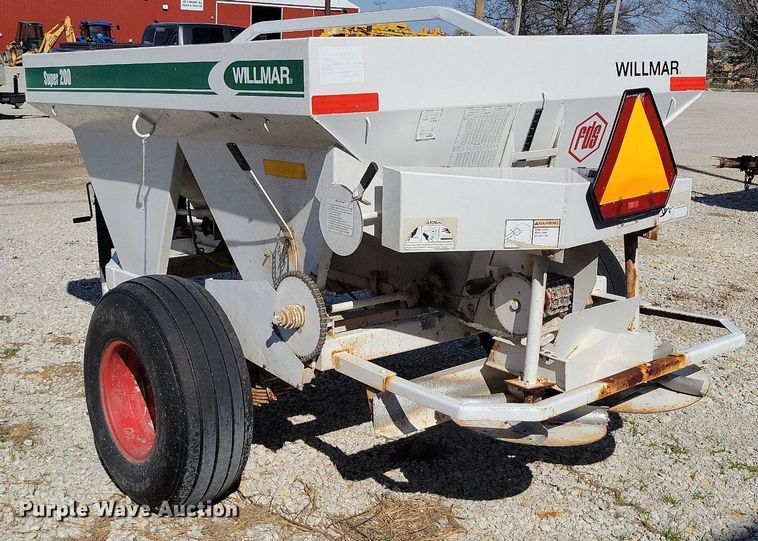 image for item DR7938 Willmar  Super 200 spreader
