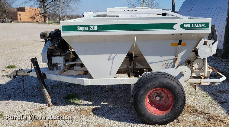 image for item DR7938 Willmar  Super 200 spreader