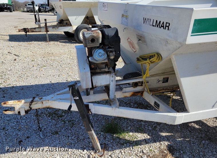 image for item DR7938 Willmar  Super 200 spreader