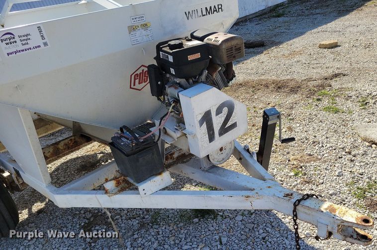 image for item DR7938 Willmar  Super 200 spreader