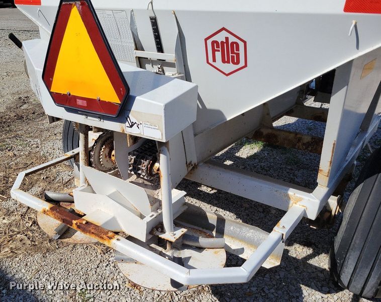 image for item DR7938 Willmar  Super 200 spreader