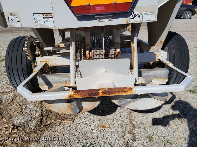 image for item DR7938 Willmar  Super 200 spreader